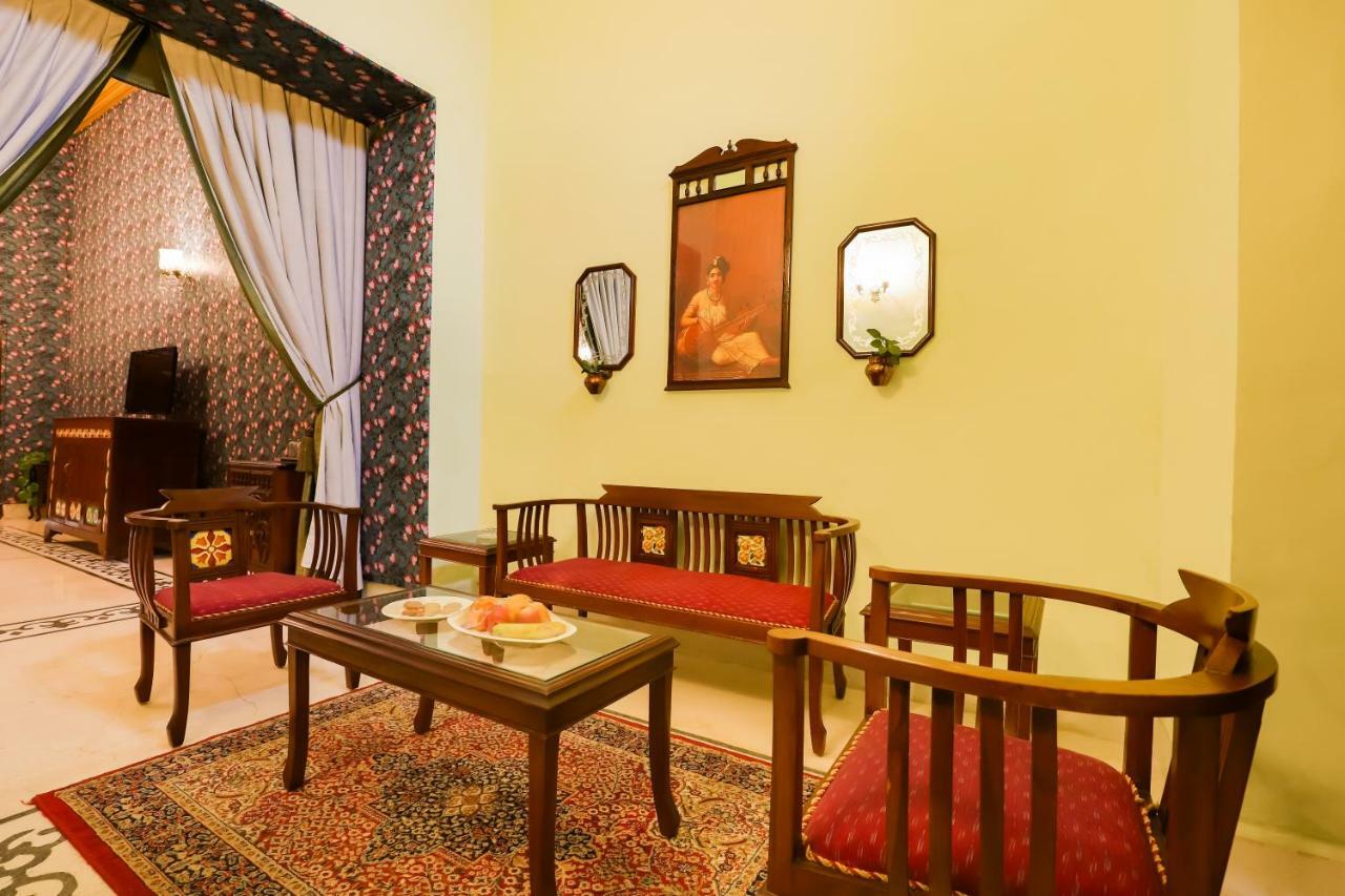 The Grand Imperial - Heritage Hotel Agra  Exterior foto A living room in a hotel